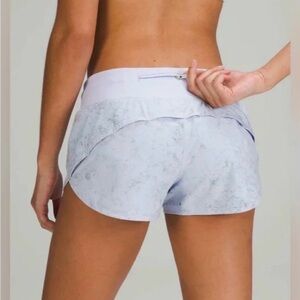 Lululemon Speed Up Short Low-Rise *2.5" Gravel Dust Pastel Blue Multi. Size 4.